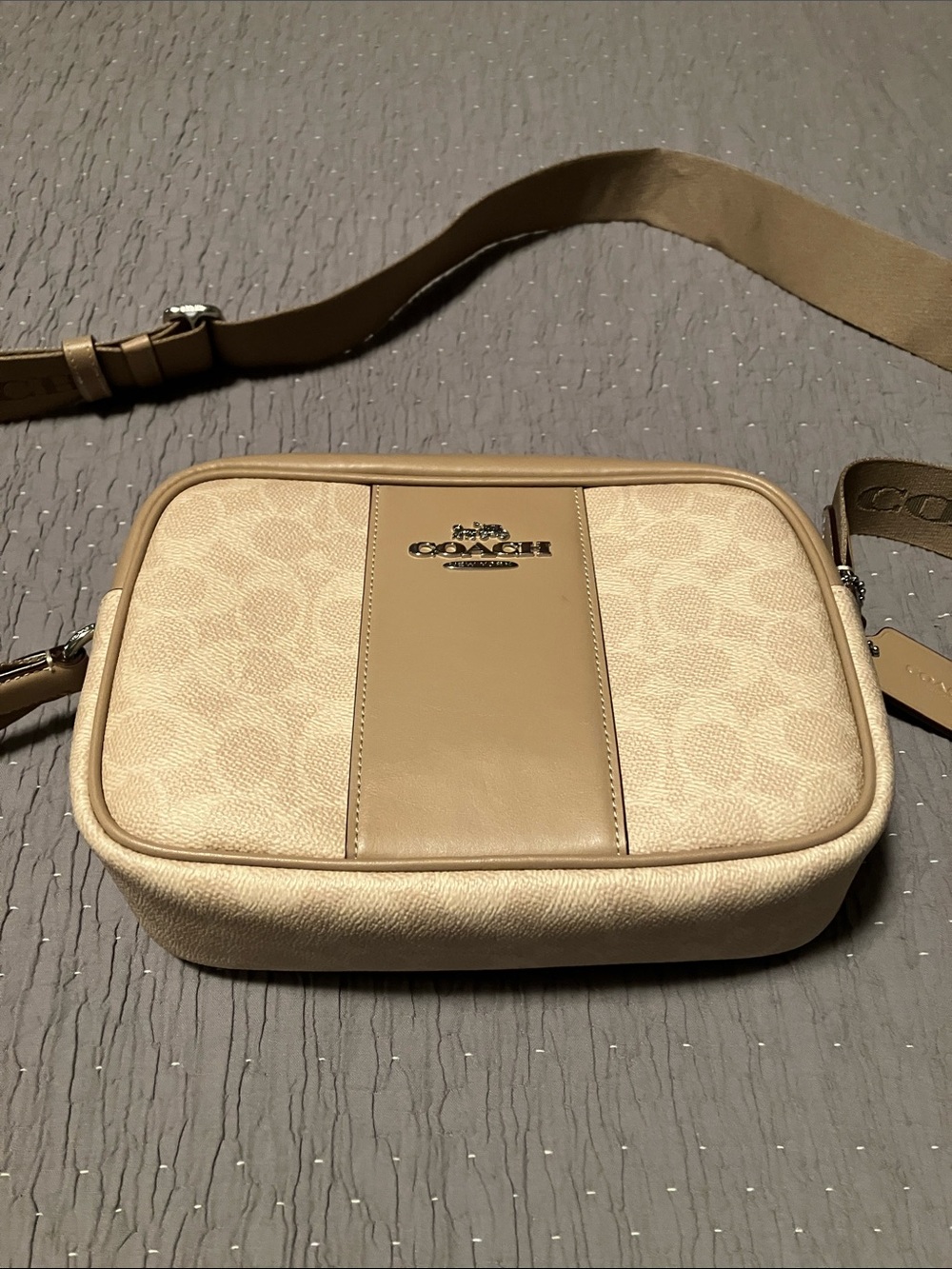 Coach Tan & Beige Signature Canvas Camera Bag. No Call-Outs. Gorgeous!  NWT